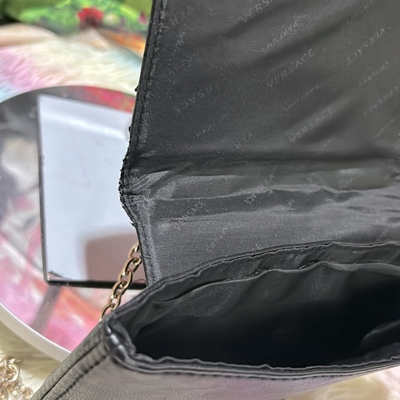 Versace Parfums Vintage Crossbody & Free Jewelry  light wear as she is Vintage - Picture 12 of 17